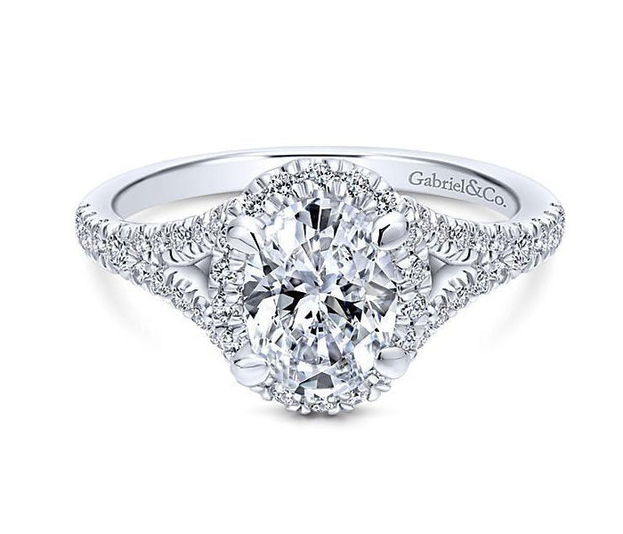 Why to Love An Oval Cut Engagement Ring