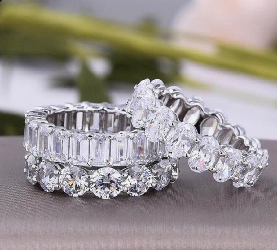 Women Custom Diamond Wedding Bands in Los Angeles