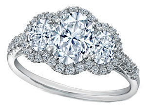The Love Affair With the Round Brilliant Cut Engagement Ring